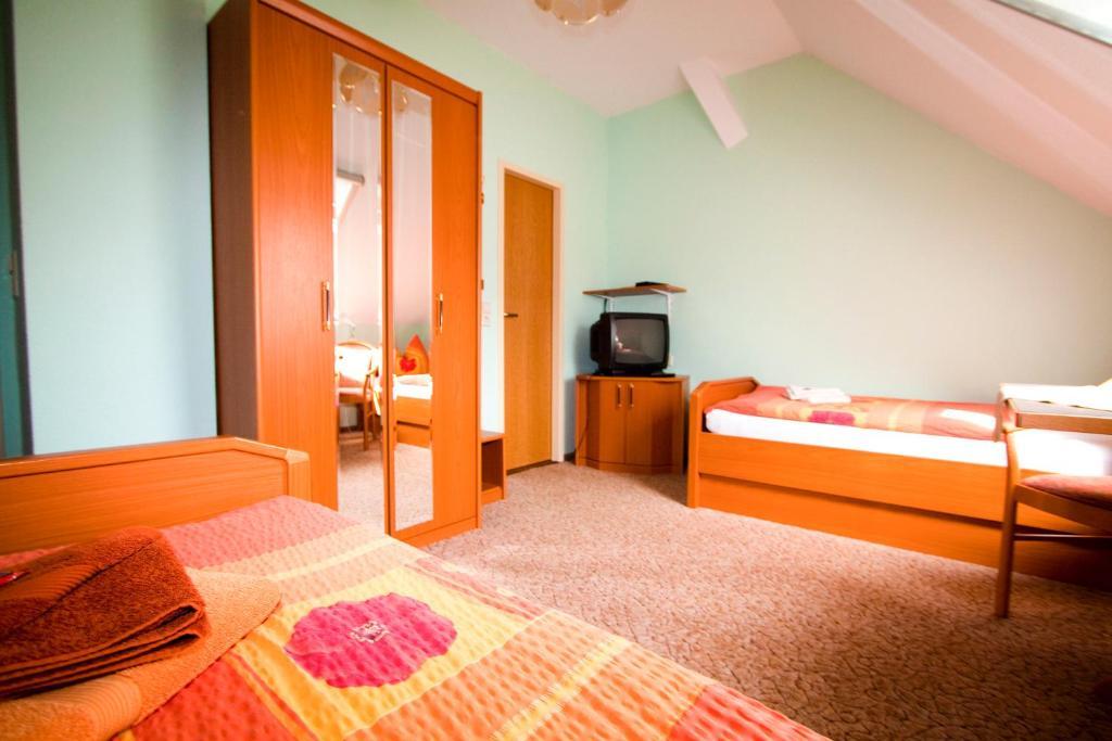 Christel's Pension Brandenburg an der Havel Zimmer foto